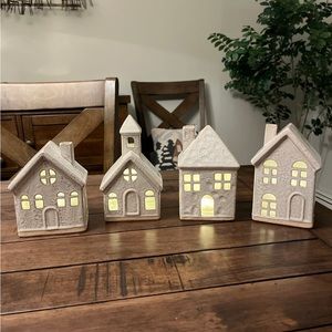 TARGET WONDERSHOP BATTERY LED LIT CERAMIC HOUSES 4CT - NEW 2023